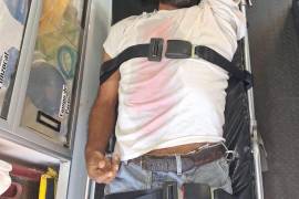 Edgar ‘N’, de 40 años, se desvaneció afuera de una farmacia en la Zona Centro de Múzquiz; paramédicos de Cruz Roja lo trasladaron al Hospital General, donde murió horas después.