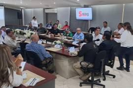 Representantes de CANACO y autoridades de Protección Civil revisaron estrategias de prevención, capacitación y respuesta ante emergencias para fortalecer la seguridad en los negocios de Torreón.