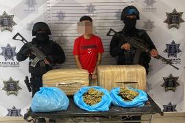 Según informaron las autoridades, se cree que la detenida obtenía la droga de un individuo conocido como “El Chilango”.