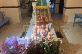 El ejido Espinazo, centro devocionario al Niño Fidencio, comparte territorio entre Castaños, Coahuila, y Mina, Nuevo León. El calendario tradicional contempla conmemoraciones el 17 y el 19 de octubre.