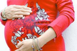 Vacunarán a más de 200 adolescentes embarazadas contra COVID-19 en Coahuila