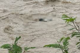 Personas que grababan la corriente del Río Santa Catarina se percataron de la presencia de un cuerpo entre su cauce