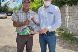 Visitan ejidos para llevar despensas a los más vulnerables en Frontera, Coahuila
