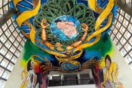 El mural “La medicina apoyo al génesis humano”, obra de Martínez de Valle, se mantiene como uno de los símbolos artísticos del Hospital Universitario de Saltillo.