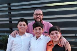 Para Alfonso, la paternidad se construye en los pequeños momentos cotidianos: una conversación, un abrazo o el tiempo compartido en familia.