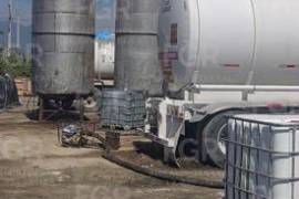 Golpe al huachicol; FGR decomisa 467 mil litros de hidrocarburo en Salinas Victoria, NL