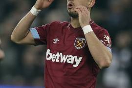 Sombría aparición del ‘Chicharito’; no anota