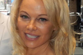 Pamela Anderson, a sus 52 años, luce espectacular