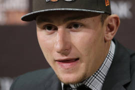 Johnny Manziel apunto a su regreso en la NFL, ya dio el primer paso