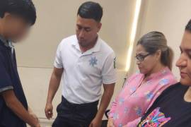 La Policía Escolar llevó a cabo la inspección de mochilas en el Instituto Ejido 8 de Enero, con apoyo de autoridades educativas.