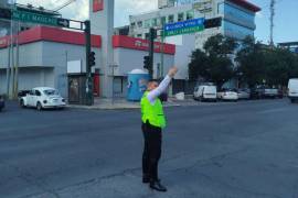 En medio de la intensa ola de calor en Nuevo León con una sensación térmica de hasta 46 grados, se reportaron fallas en el suministro de energía eléctrica como.