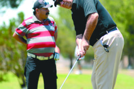 Bastoneros disputan Torneo del Pavo en el Campestre Lourdes