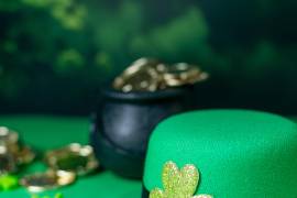 Cada 17 de marzo, el Día de San Patricio se celebra en distintas partes del mundo con música, bebidas y el característico color verde que distingue a la festividad de origen irlandés.