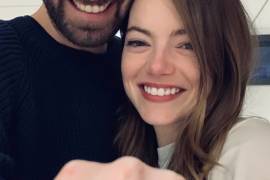 A Emma Stone ya le dieron el anillo