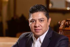 Ricardo Gallardo detalló que hoy el estado es un modelo a seguir en materia de electromovilidad, con unidades diseñadas por una compañía asiática con la más alta tecnología.
