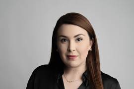 Su trabajo refleja el avance paulatino de las mujeres en áreas financieras y de alta dirección.