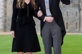 Eddie Redmayne es galardonado con el OBE por la Reina Isabel II