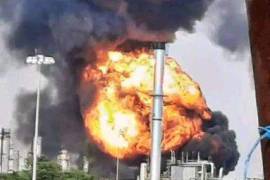 De acuerdo con los primeros informes, equipos contra incendios de la petrolera combatieron el fuego y no se requirió del apoyo de cuerpos de emergencias externos