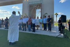 El nuevo arco del acceso a Allende, Coahuila, fue bendecido durante la ceremonia realizada como parte de los festejos por los 200 años del municipio.
