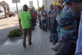 Los afectados califican el despido como un castigo por alzar la voz.