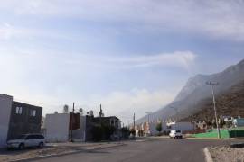 Crece incendio en Cañón de San Lorenzo. Saltillenses aseguran estar preocupados por fauna de la zona