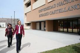 Sostiene que con la llamada cuarta transformación se ha “reivindicado el derecho a la educación” y afirmó que su gobierno impulsa la construcción de más universidades y preparatorias.