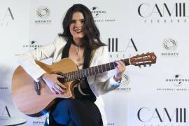 Camila Fernández, hija del potrillo Alejandro Fernández, acompañará al peleador mexicano en el evento del sábado en Las Vegas.