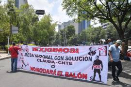 Analistas advierten que el Gobierno de Sheinbaum comete el error de “comprar una paz pírrica”, pues en los últimos dos años ha cedido sin lograr frenar las protestas.