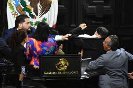 Conato de bronca entre Alejandro Moreno Cárdenas, y Gerardo Fernández Noroña, presidente de la mesa directiva, al finalizar la última sesión ordinaria de la Comisión Permanente, en la que se discutió la agenda política en referencia a los dichos de Lilly Téllez, senadora del PAN quien solicitó en una entrevista la intervención militar de los Estados Unidos para combatir al narcotráfico en México