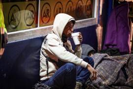 La mañana de este lunes, elementos de Protección Civil de Nuevo León ejecutaron el Operativo Carrusel para brindar cobijas y bebidas calientes a personas en situación vulnerable