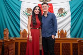 El diseñador de ropa, Edgar Molina, falleció luego de recibir una agresión armada la noche del sábado en Guanajuato, de acuerdo con la presidenta municipal de Moroleón, Alma Barragán.