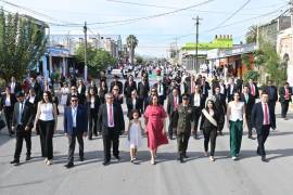 La alcaldesa Sara Irma Pérez Cantú protagoniza una jornada histórica en Frontera al encabezar el Grito de Independencia y el desfile.