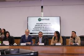 El diputado por Coahuila, Jericó Abramo, es el principal impulsor de poner reglas claras en hospitales privados y en seguros médicos.