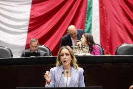 La diputada federal Verónica Martínez García presentó una iniciativa para establecer mayores controles sobre el acceso de menores a redes sociales.