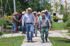 El alcalde Javier Díaz González encabezó la entrega de la rehabilitación integral de la plaza pública de San Juan de la Vaquería, proyecto elegido por la ciudadanía mediante Participa Saltillo.