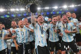 Imagen de archivo de 2022, en que Argentina se impuso a Italia para ganar la Finalissima. Entonces, según Alejandro Domínguez, la albiceleste sería bicampeona.