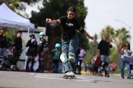 Familias saltillenses disfrutan cada domingo de la Ruta Recreativa sobre el bulevar Venustiano Carranza.