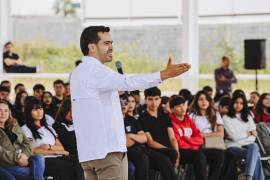 Durante la presentación de su libro México nuevo, Jorge Álvarez Máynez exhortó a los jóvenes a impulsar un cambio de mentalidad y cultura política en el país.