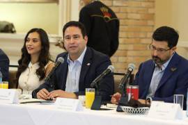 El alcalde Javier Díaz González presentó a notarios los avances en la digitalización de trámites, con el objetivo de agilizar procesos y fortalecer la seguridad jurídica en Saltillo.