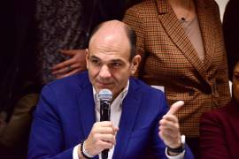 El diputado federal Jericó Abramo planteó gestionar recursos para obras ferroviarias y advirtió sobre riesgos en el uso de ahorros de trabajadores.