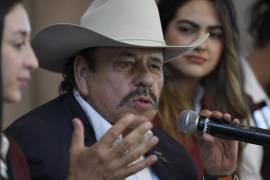 El senador con licencia se mostró estable y consciente durante su estancia en Monterrey después de las intervenciones médicas.