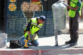 Inicia Municipio instalación de botes de basura en plazas y vialidades