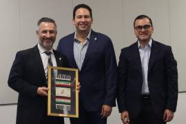 Saltillo tiende puente con Texas para atraer empresas de tecnología e IA