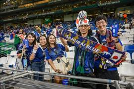 Aficionados japoneses que residen en México acudieron al estadio para apoyar a su selección durante el Mundial 2026.