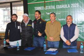 Autoridades deportivas y organizadores durante la presentación del Torneo Nacional de Pádel 2026 en Torreón.
