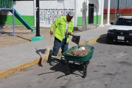 Brigadas municipales intervinieron el Centro Comunitario de la colonia Buitres, en el sector sur de la ciudad.