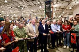 Corte de listón inaugural de Costco con el gobernador Manolo Jiménez y el alcalde Román Cepeda.