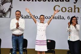 La Presidenta fue recibida entre gritos y consignas en un encuentro al que también acudieron representantes políticos estatales y legisladores federales.