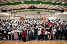 El alcalde Javier Díaz y Luly López encabezaron la ceremonia de graduación de los talleres laborales y artísticos “Amor por Aprender”.