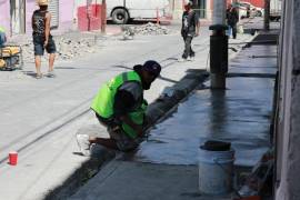 Los trabajos buscan mejorar el tránsito peatonal y brindar mayor seguridad a quienes caminan por la zona.